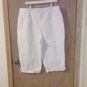 Elegant White Women's Capris